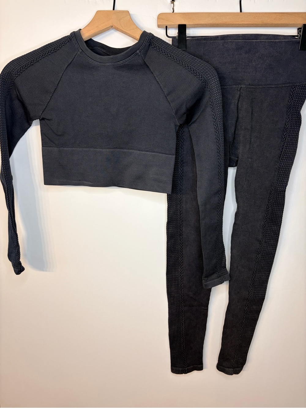 Offline by Aerie Women’s Big Chill Textured Seamless Set, XXS Top, XS Leggings